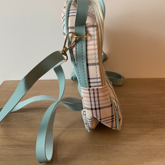 Brand new cute cat purse . Detachable strap use to change to a backpack - Picture 6 of 6